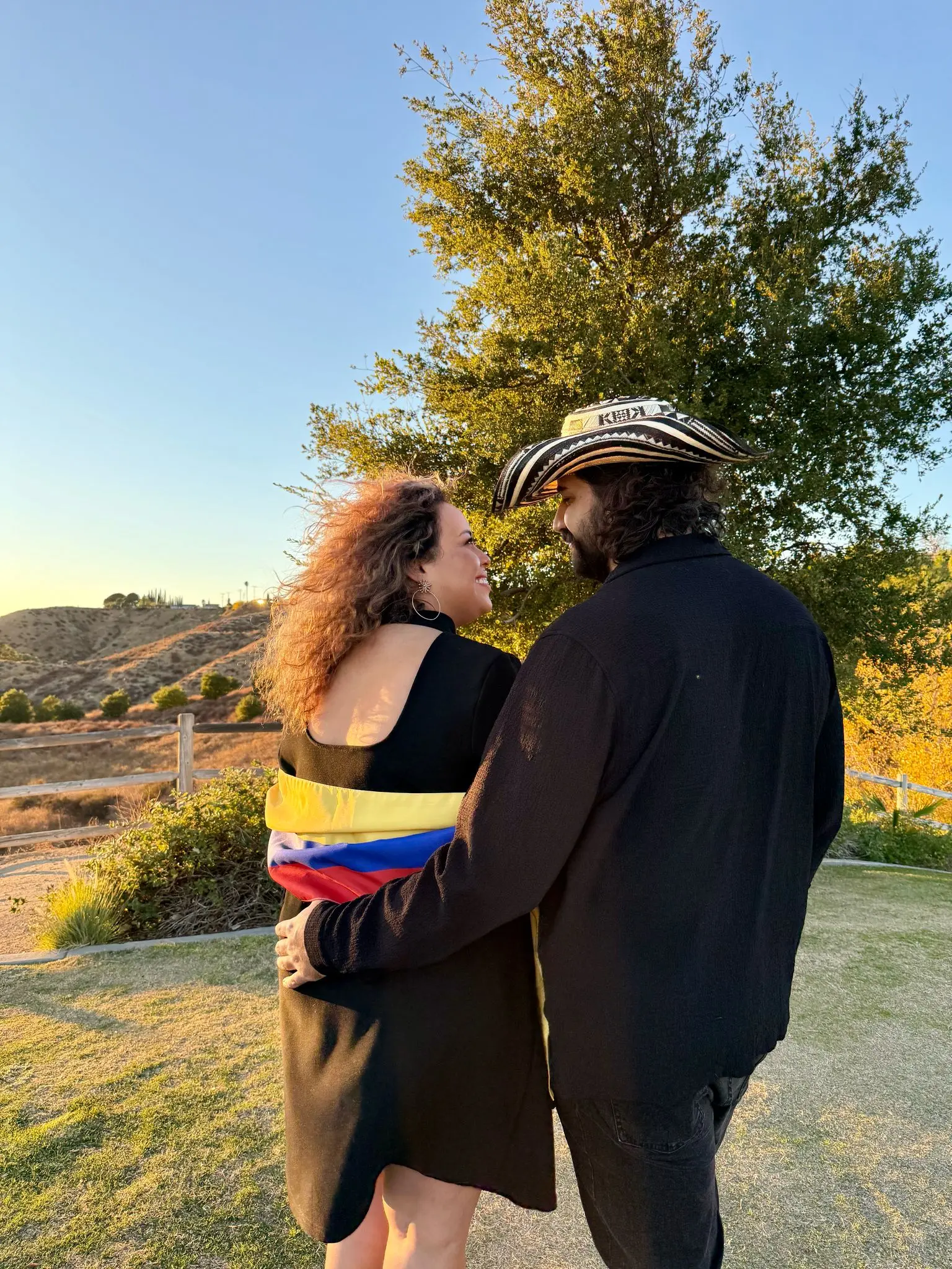 Foto Hector y valeria en un paisaje